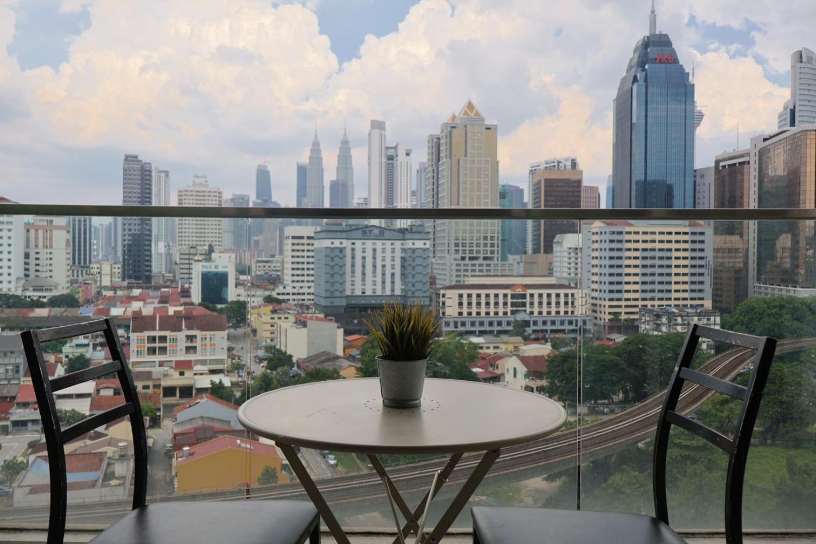 Regalia Residence And Suites By Awesomestay Kuala Lumpur Esterno foto
